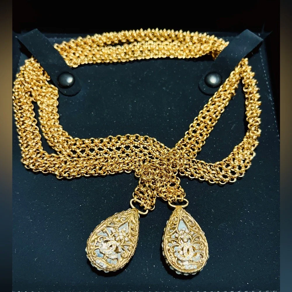 Chanel Necklace - Picture 1 of 16